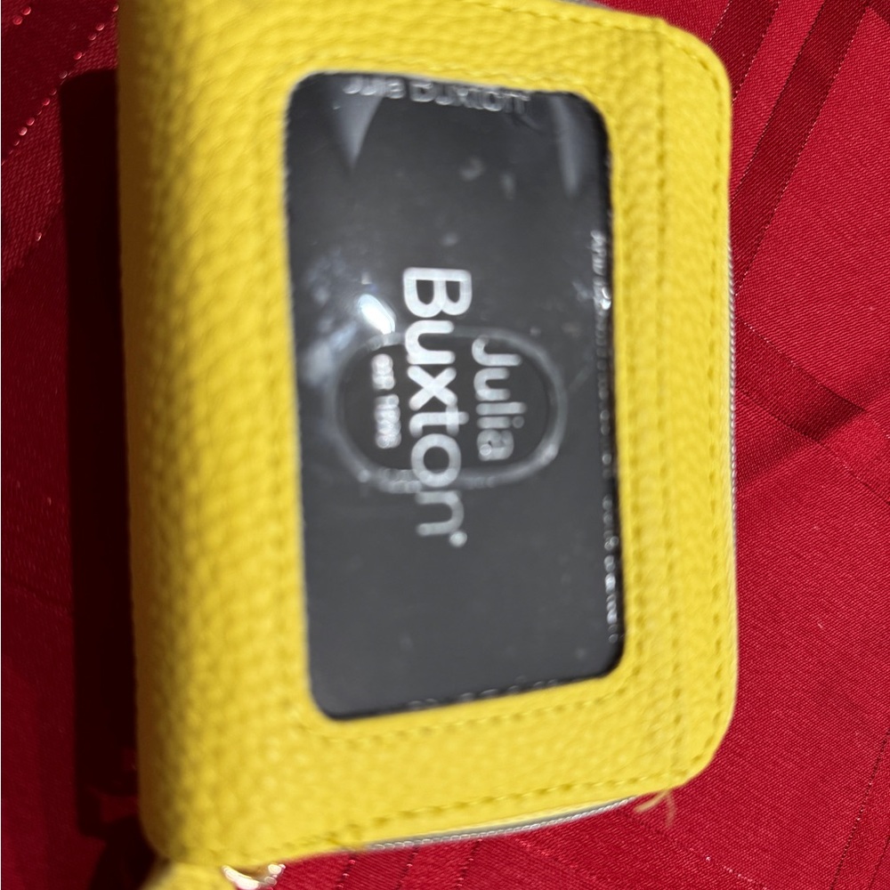 Buxton card holder